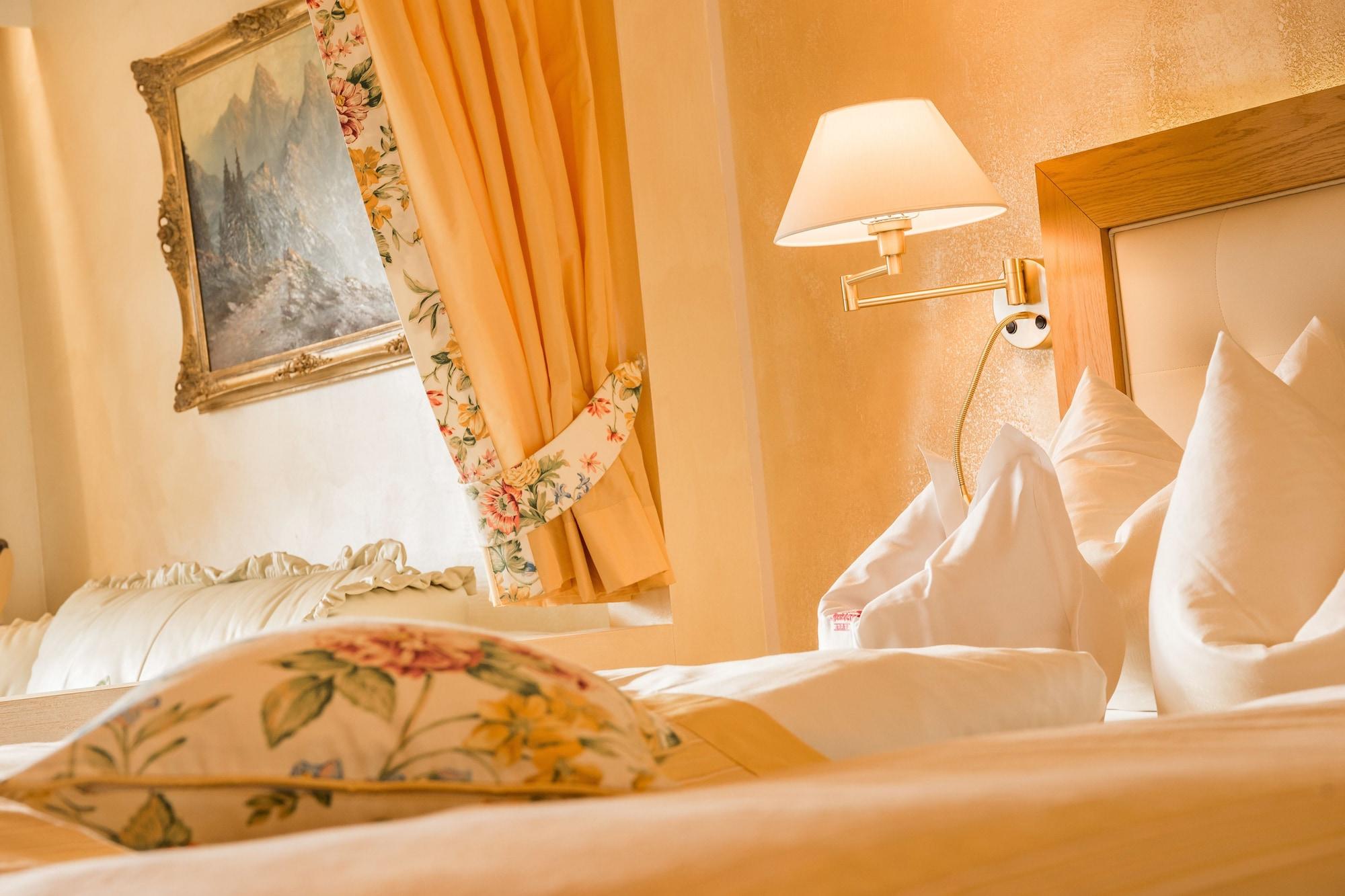 Hotel Krone Igelsberg ฟรอยเดนชตัดท์ ภายนอก รูปภาพ