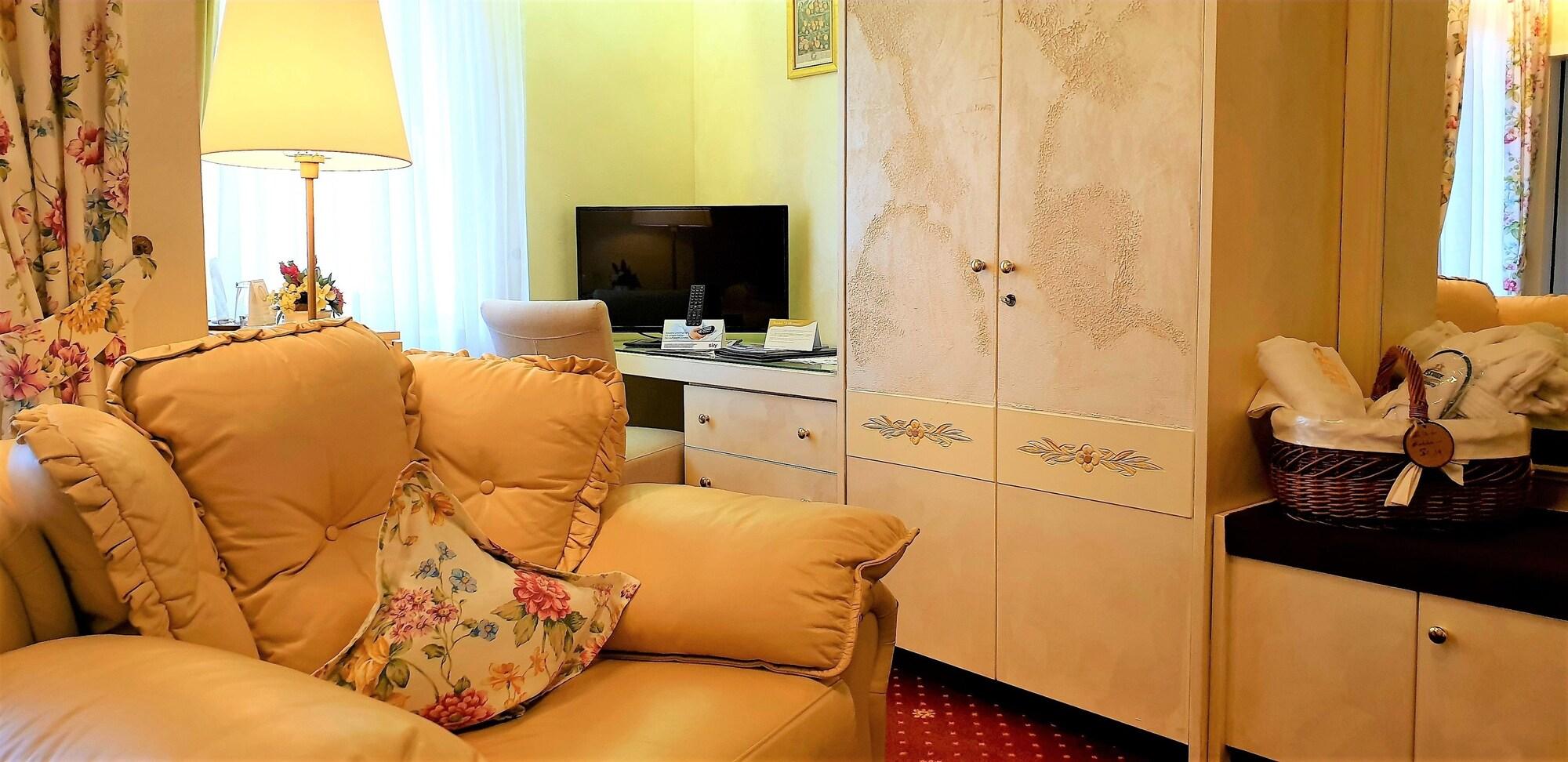 Hotel Krone Igelsberg ฟรอยเดนชตัดท์ ภายนอก รูปภาพ