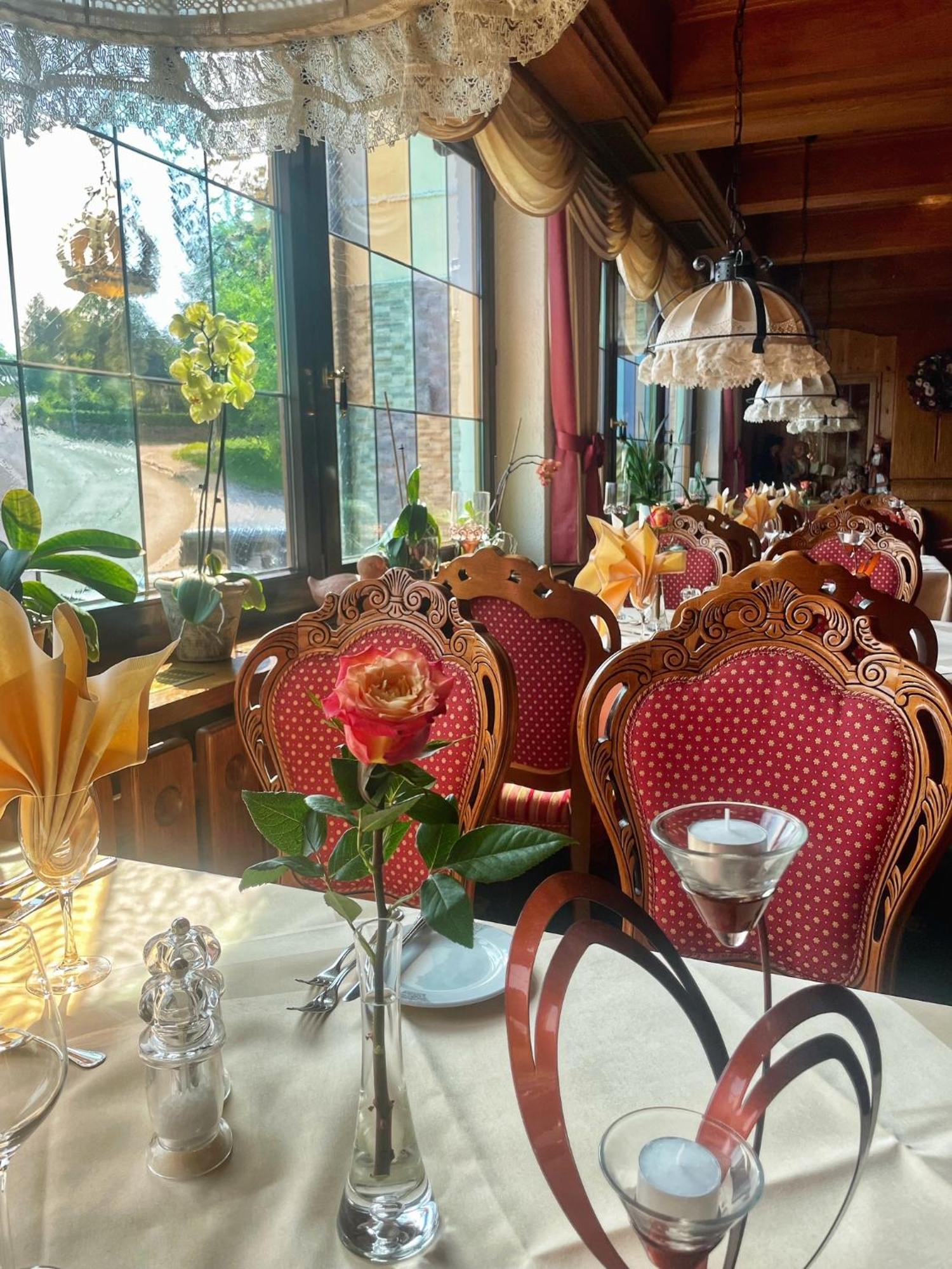 Hotel Krone Igelsberg ฟรอยเดนชตัดท์ ภายนอก รูปภาพ