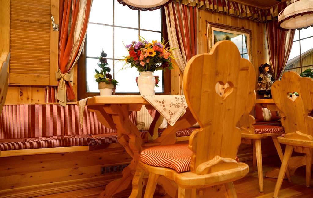 Hotel Krone Igelsberg ฟรอยเดนชตัดท์ ภายนอก รูปภาพ