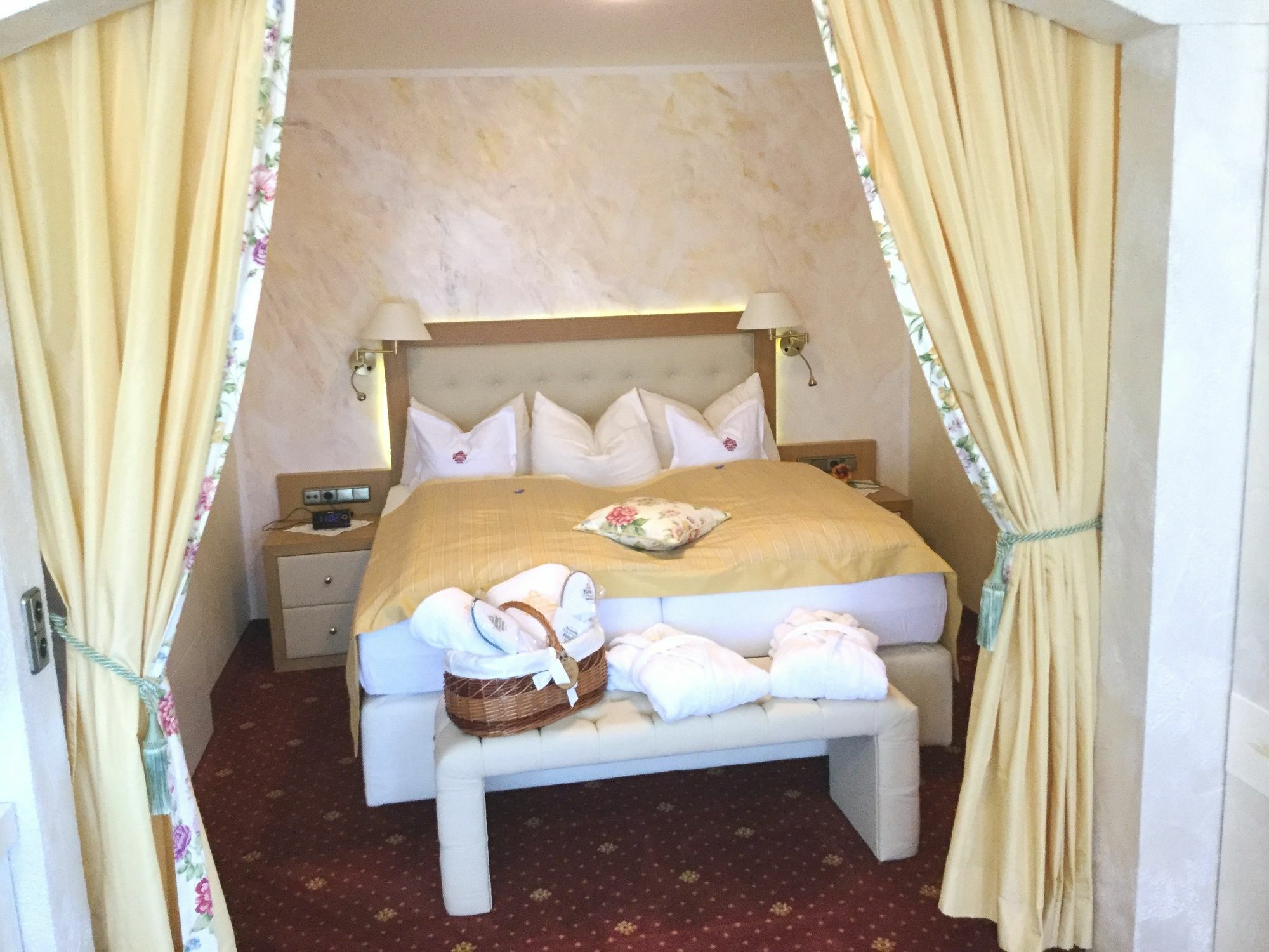 Hotel Krone Igelsberg ฟรอยเดนชตัดท์ ภายนอก รูปภาพ